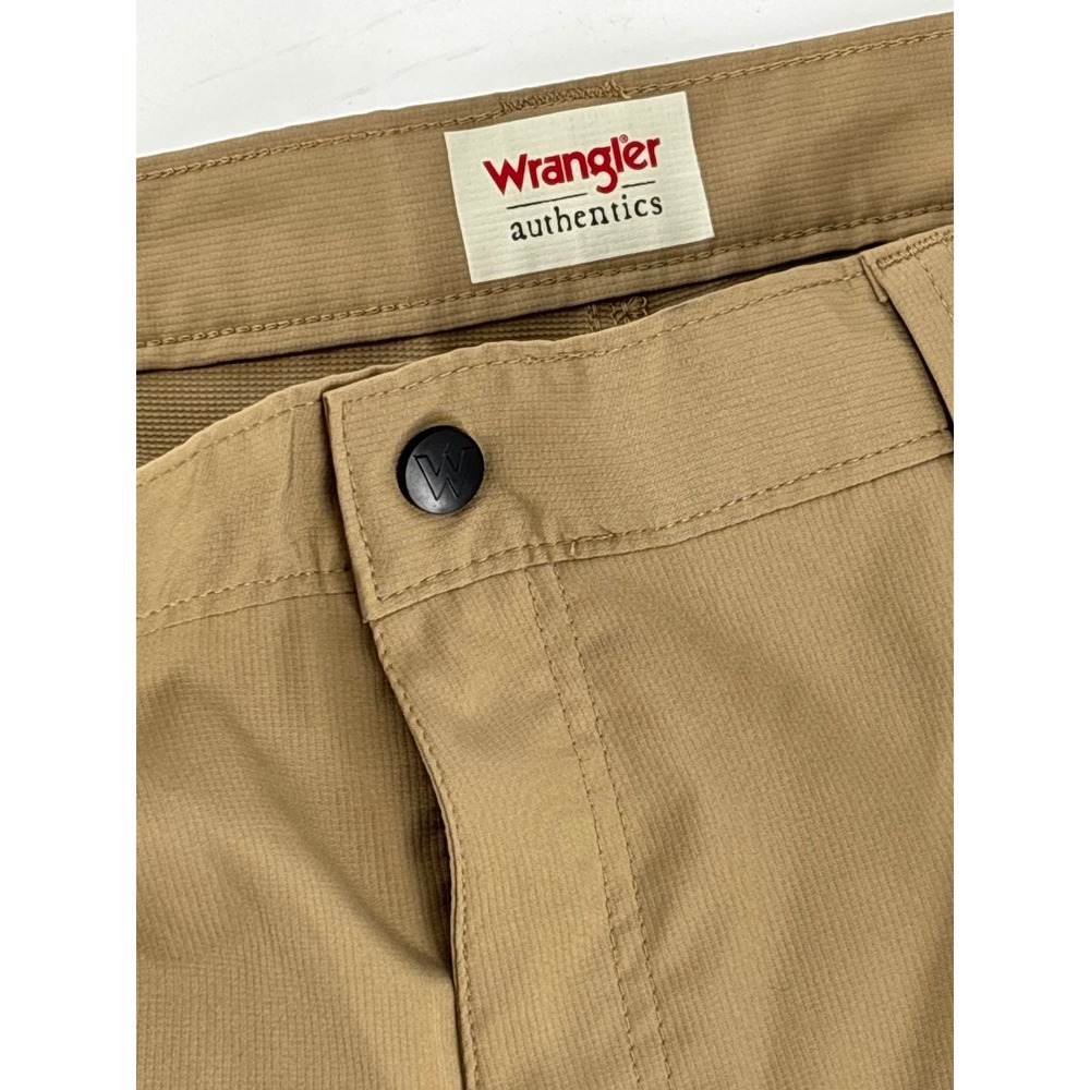 Wrangler Authentics Mens Cargo Pants Khaki  tag 36x30- length 31  Pocket Casual